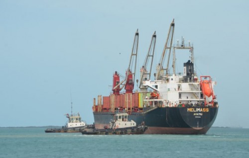Houthi in anehkkaves cargo boat akah hamalaa dheefi