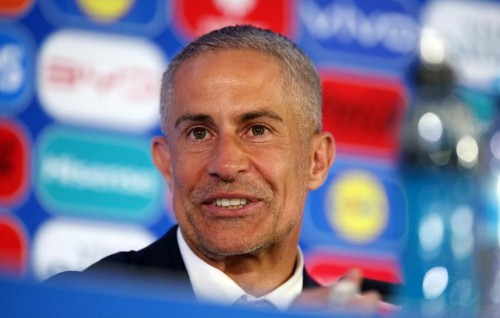 Ithurah vaguthukolheh libunu nama, Croatia balikoh levunees: Sylvinho