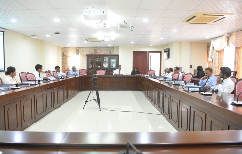 Police board ge lafa ah amalu nukuraathee home minister aai fuluhun haazirukuri committee badhdhaluvun sirru