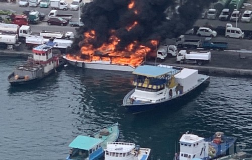 Fire on launch at Thilafushi harbor, expat injured