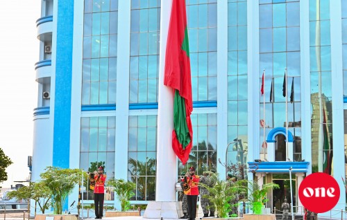 Qatar ge kureege ameeru Hamad avahaaravumaa gulhigen dhivehi dhidha bai dhandi ah thiri koffi