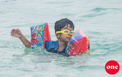 #OnePhoto: Gey bandhun veelli, majaa kollan enmen moodhah