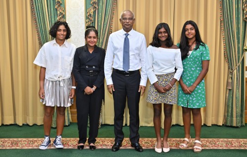 Tanis kulhuntherin ah dhimaavefaivaa dhathithah hallu kuruma masahkaiy kuraanan: Raees