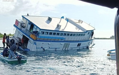 Dhanbidhoo ah dhathuru kuramun dhiya boat eh nerakah araifi