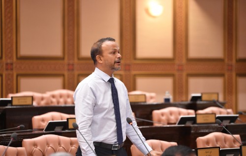 Dhaulathuge viyafaarithah faahaga vanee amilla viyafaarithakah jessun kuran hingaa thanthanuge gothga: Ali Hussein