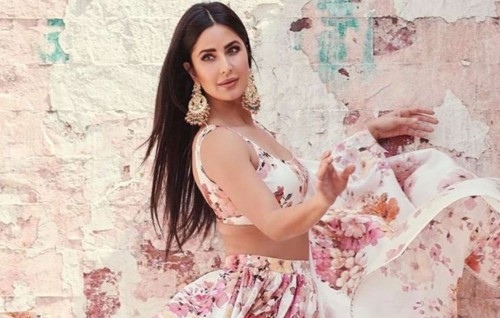 Katrina super hero ehgge rolun fennna film 4 gaumehggai shoot kuraane