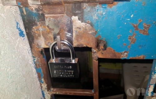Five arrested from house involved in drug trade with security