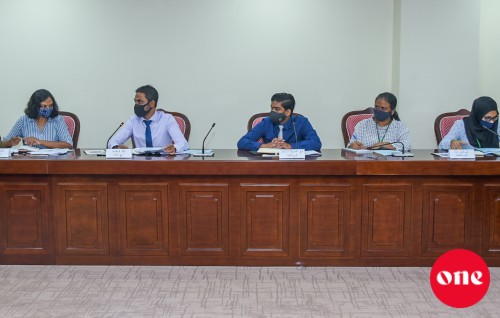 ONE BREAKING: Flat Committee aai hurihaa muvahzzafun 14 dhuvahah home quarantine vaan angaifi, list thah aanmukurun las vedhaane