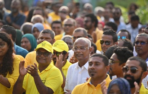Foari aaeku dhe Raees in ves campaign ninmaalaifi