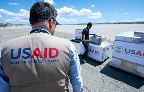 America in Raajje ah emergency medical equipment foaru kohdhenee