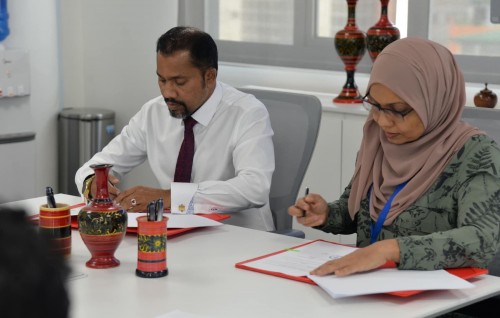 Avid  College inn Economic Ministry aa gulhigen hiley IT course thakeh