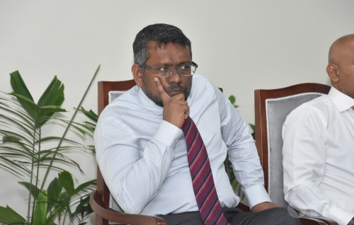 Kuriah oiy hafthaa thakuge thereygai minimum wage iulaanu kuraane: Fayyaz
