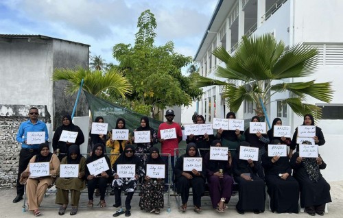 Dhanbidhoo school miadhuves bandhu, baeh dharivarun vahddhan jehunee fuluhunge eheegai