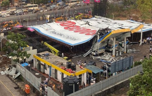 India gai billboard eh vehtti 14 meehun maruvejje