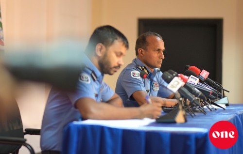 Nasheed ah dhin hamalaa aa gulhigen fuluhunge noosveringe bahdhaluvumeh miadhu haveeru
