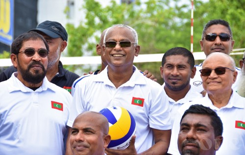 Maumoon ge verikamuge jalah lumakee libunu filaavalheh, e'ee aniyaaeh noon: Qasim