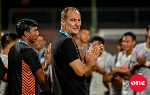 ''India world cup ah dhaan bodethi haradhuthakeh koh, football rangalhu kuran jehey''