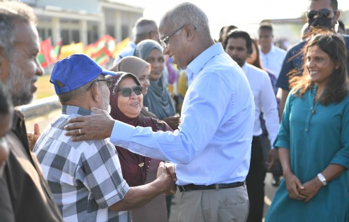 Sarukaaruge rahdhu Nasheed ah: Raees rahrashah vadaigen kohdhevvaane kamah vidhaalhuvaa kankan kohdhevvaane