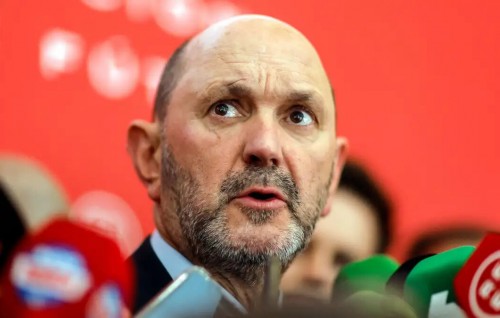Aharakahvure gina dhuvahahfahu Spain football ge aa Raees eh