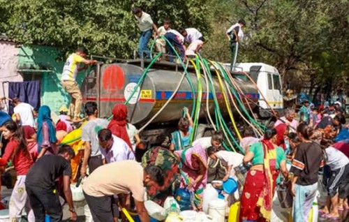 Delhi gai fen holhin fen jahaigen car dhonna nama joorimanaa kuranee
