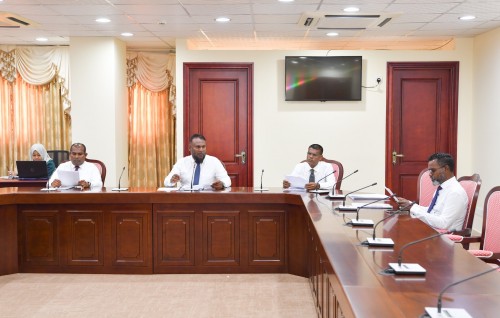 Flat thakuge mahsalaigai muvazzafun husha'helhi petition aa gulhigen MPL ge iss beyfulhun committee ah