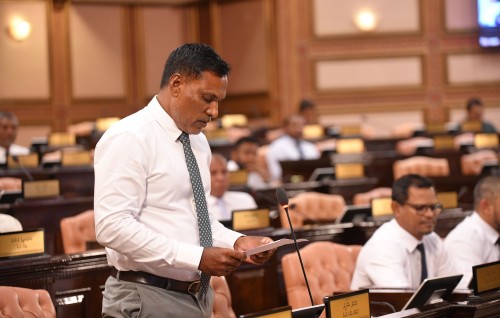 Sharuee dhaairaage minivankan nagaalan kuraa masakkath huttaalan govaali kulli massala beyrukollaifi