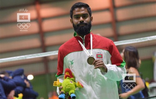 Ajufan ge visnun: umurun 15 aharu gai bainalaguvaamee medal gennaane kudhin ufehddhun