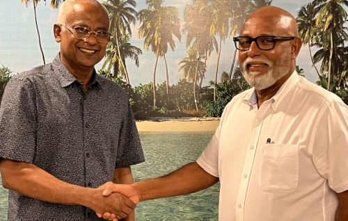 ADK Naashid ge thaaeedhu ves Raees Solih ah