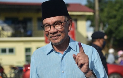Adhuge dhuniye: Inthikhaabuge natheejaa akee Mahathir ah dhoru bandhuve Anwar ah dhoru hulhuvumeve.