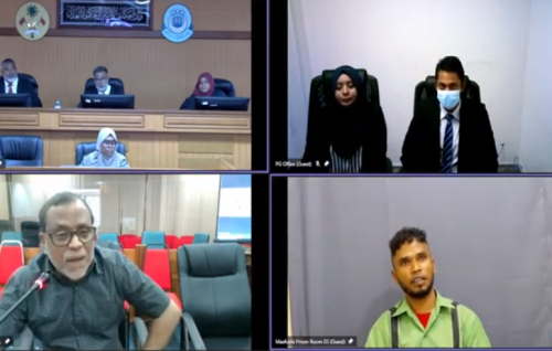 Mahmoodhu meri kamah dhashu court gai vee iuthiraaf ah Saalim dhekolhu hadhaifi, mihaaru bunanee vakeelaku beynunvaa kamah