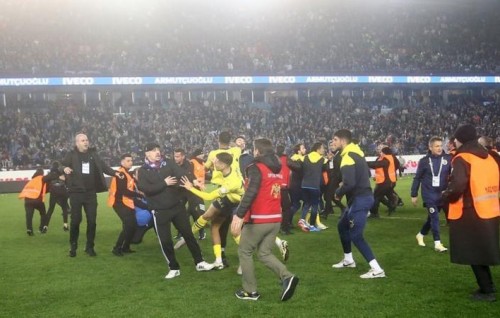 Fenerbahce in nimmee Turkey league in vakinuvaan