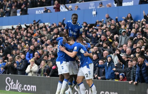 1 vanaigai oiyy Arsenal balikoh, Everton hindhemilaifi