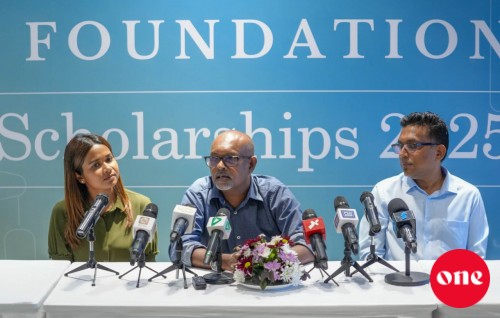 The Nautilus Foundation inn muhinmu dhaairaa thakakun scholarship ge furusathu hulhuvaalaifi