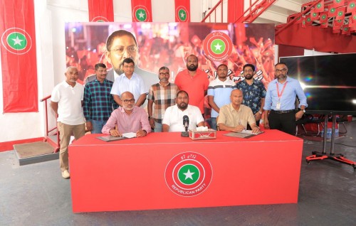 Kureege member Nazim aai Raees ge kureege advisor Shihab JP ah soikurahvaifi