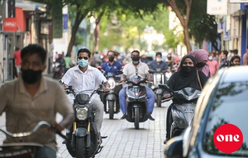 Konme sticker akah license inn 5 point kendeyne, 100 point hussvumun license baathiluvaane!