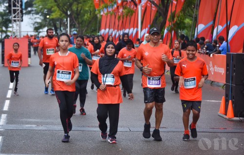Elite runners aa eku Dhiraagu in haassa running clinic eh maadhamaa