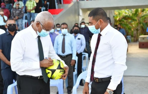Raees, club thakah: Fiyavalhuthakah amalu kurumugai namoonaa dhakkavaa!