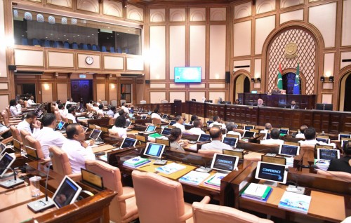 Hovenee rayyithunge meeheh kamuge label alhuvaigen, miwadhu jalsaa ninmaalee budget ah vaahaka dhakkaane menbareh nethigen!