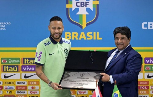 Neymer, Pele ge zamaanvee goal record muguraalaifi