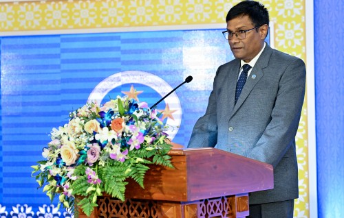 Uhthama fandiyaaru retire kuravvan hushahalhuvvaifi   