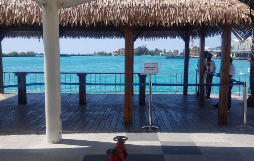 Airport gai hunna dhunfathuge isthiumaalu kuraa hut eh bandhukuran ninmaifi