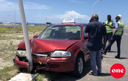 Bridge highway gai baaru speed gai dhiya car eh holhi dhandi akah arai accident vejje