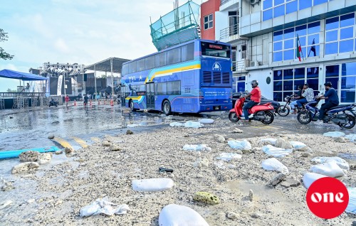 Udha erumuge sababun carnival route ge bus ge khidhumaiy medhu kandaalaifi