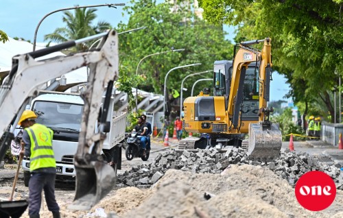 One photo: Ameenee maguge nunimi oiy bai hedhumuge masahkaiy feshun