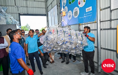 Cocacola foundation aai MOPA gulhigen Raajjey gai furathama faharah Material recovery facility eh gaaimu koffi