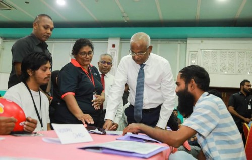 Boahimenumuge masaikathah hurihaa rayyithun ehbaarulun dhinumah Raees edhivadaigenfi
