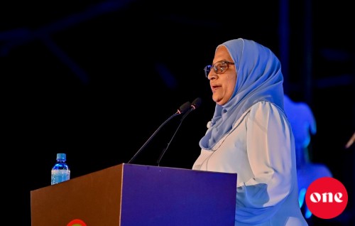 Ihulaastheri kamaai gaabilu kamaa medhu suvaalu kuraane jaaga eh noannaane: Azima