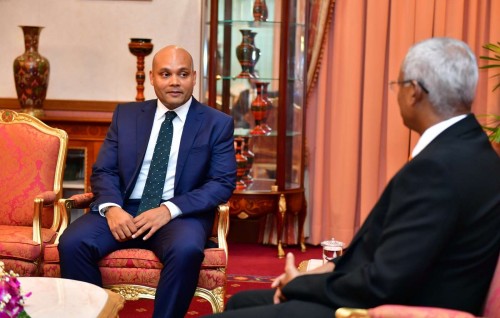 Raees ofeehuge Foreign Relations secretary ge magaamah Hoodh ayyan kuravvaifi