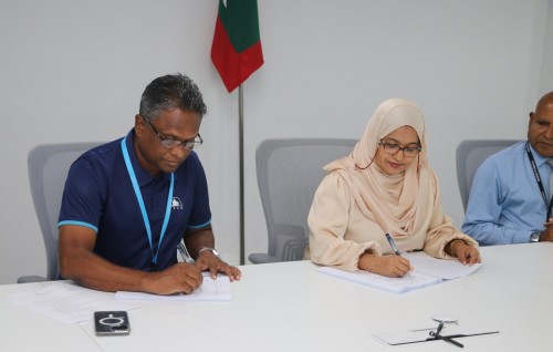 Kahdhoo airport international kuran ethanuge bin hikkaa go'ndudhoh himaayaikuran MTCC ah