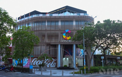 Hiyaa ehbasvunthakugai  soi kurumuge kankan dhen kuriah dhaane Centro Mall gai